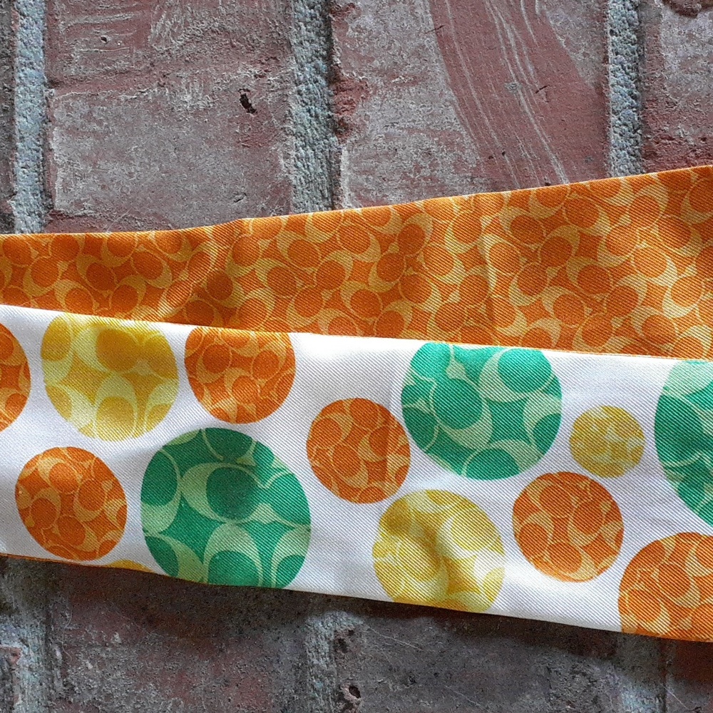 Coach Scarf - Picture 3 of 4